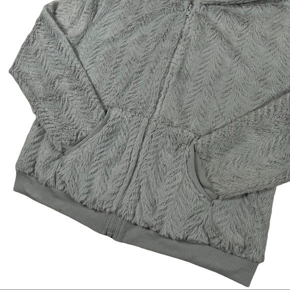 Eyeshadow size medium light grey super fuzzy/soft chevron pattern zip up hoodie - Picture 3 of 8